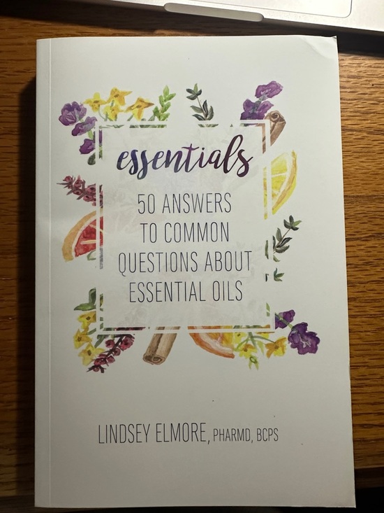 Other - Essentials: 50 Answers to Common Questions About Essential Oils - Floral Cover